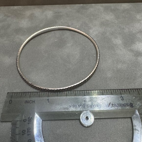 Antique Style Gold Tone Metal Stackable Bangle Bracelets Lot Of 3 Textured - Picture 4 of 4